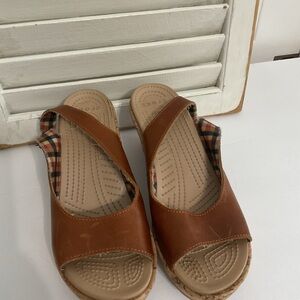 CROCS A-Leigh Leather Mini Wedge Sandals Size 9